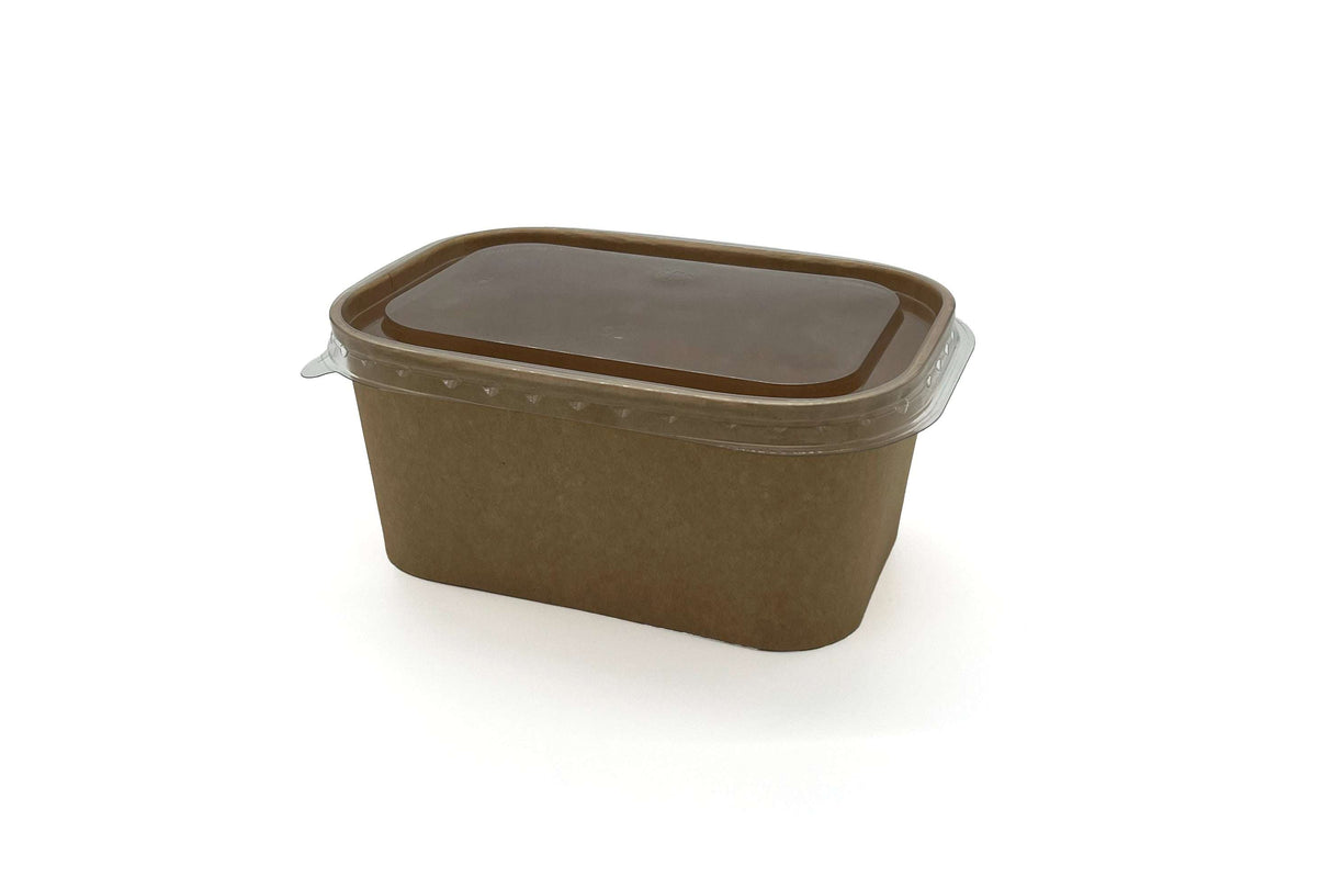 rPet Deckel auf brauner, ovaler Kartonschale, geeignet für 750ml und 1000ml Salatschalen, vor weißem Hintergrund.